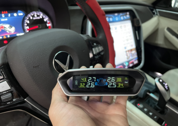 cảm biến áp suất lốp